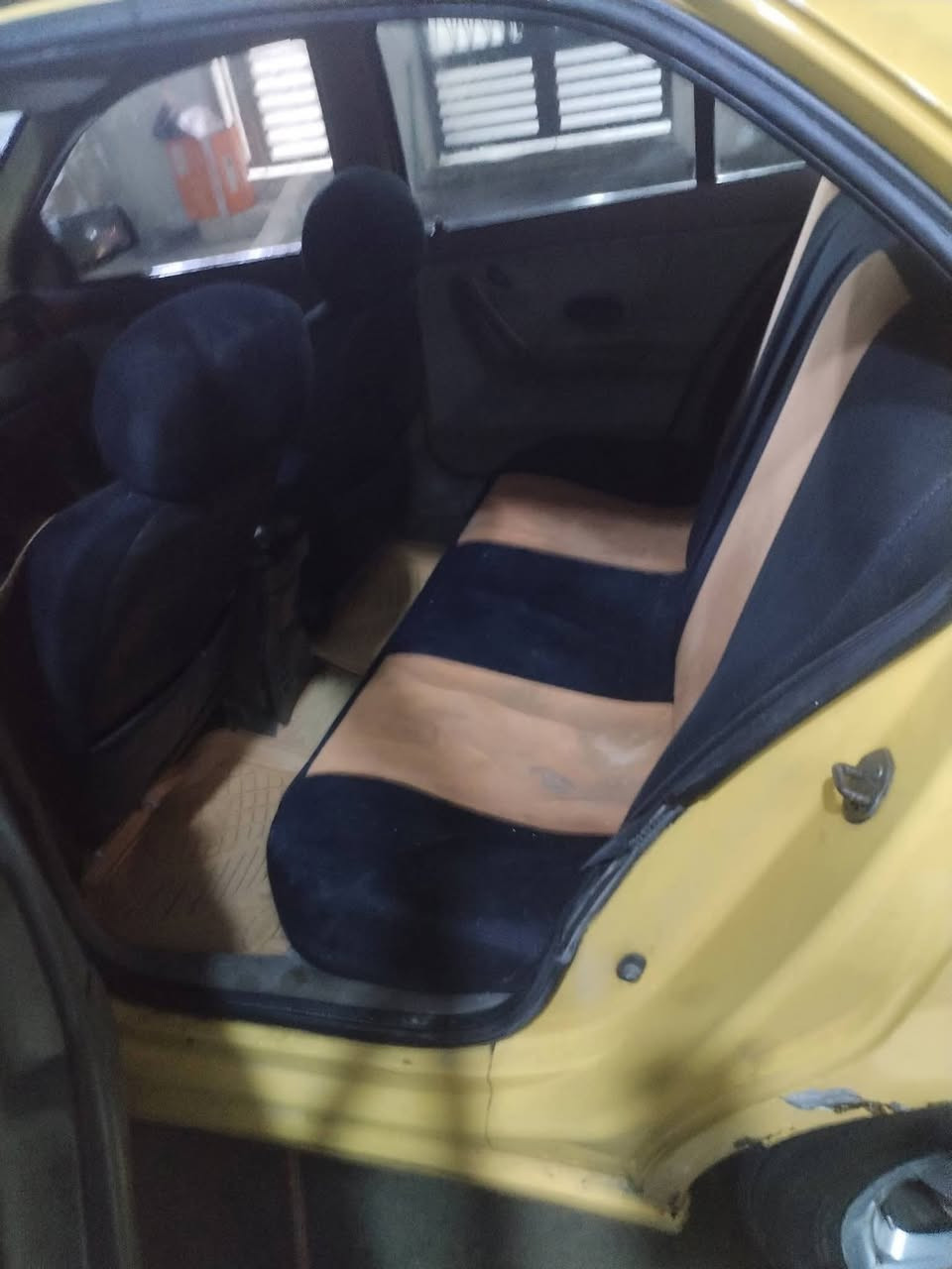 سلام عليكم سمند
مدويل 2011
مكينه بيها نضوح دهن
مكينه و كير اوتوماتيك فرنسي
السعر 35 بيها مجال
الرقم ***********
