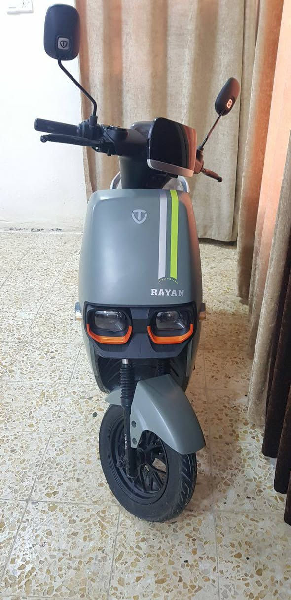 السلام عليكم 
اخوان استخدام شي بسيط اشتريتها وضميتها الي تعجبه يتفضل موديل 2025 بعدها لوك السعر مليون قفل 
مكانها بغداد النهروان 
***********
