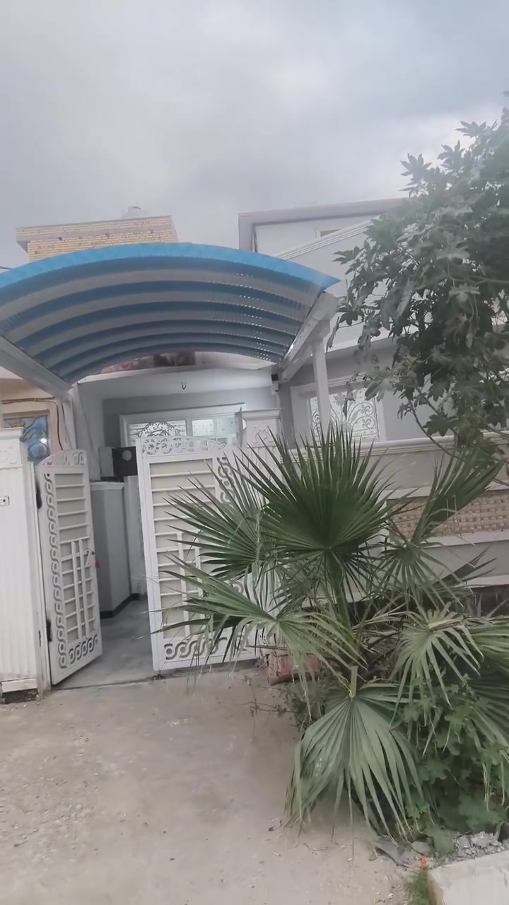 بيت للايجار الاسكان الصناعي النزله الاولى  المساحه 120 متر للاستفسار ***********  او ***********
