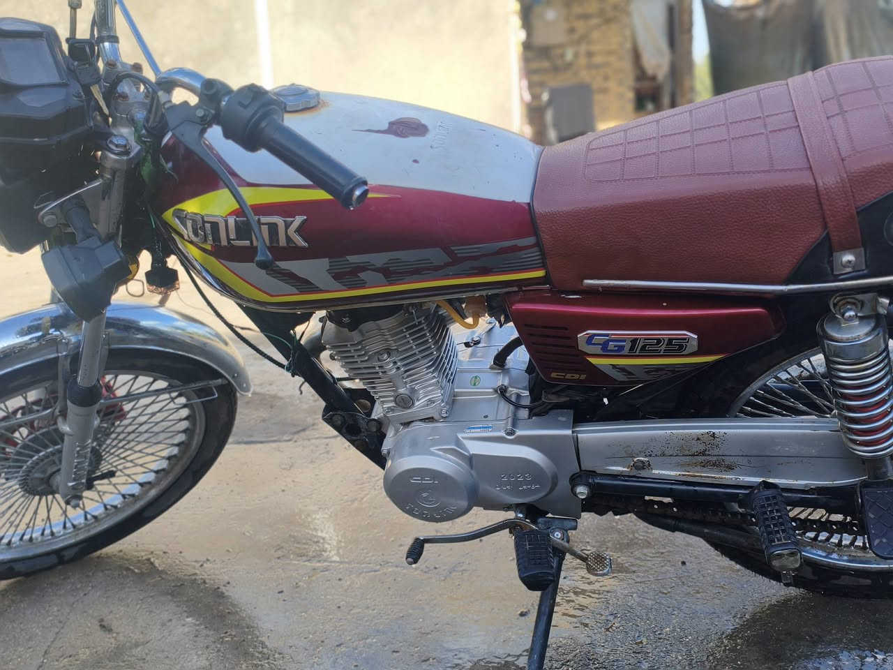 سلام عليكم دراجه تايكر مكفوله اوراق مديل 23 نضيفه لي يراسلني0777 868 9360
