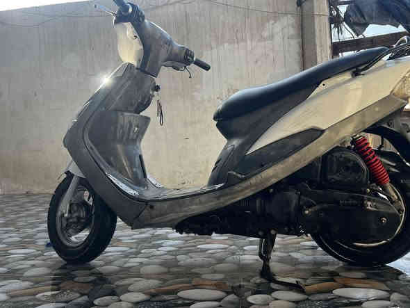 السلام عليكم 
دراجه ماكس منغولي للبيع محرك بلادي ممفتوح 
والگشر كدامكم امانة الله دراجه نگرة سلف وبرغي مامبدل بيها السعر 475 وبيها مجال للشراي مكاني الشعب
***********
