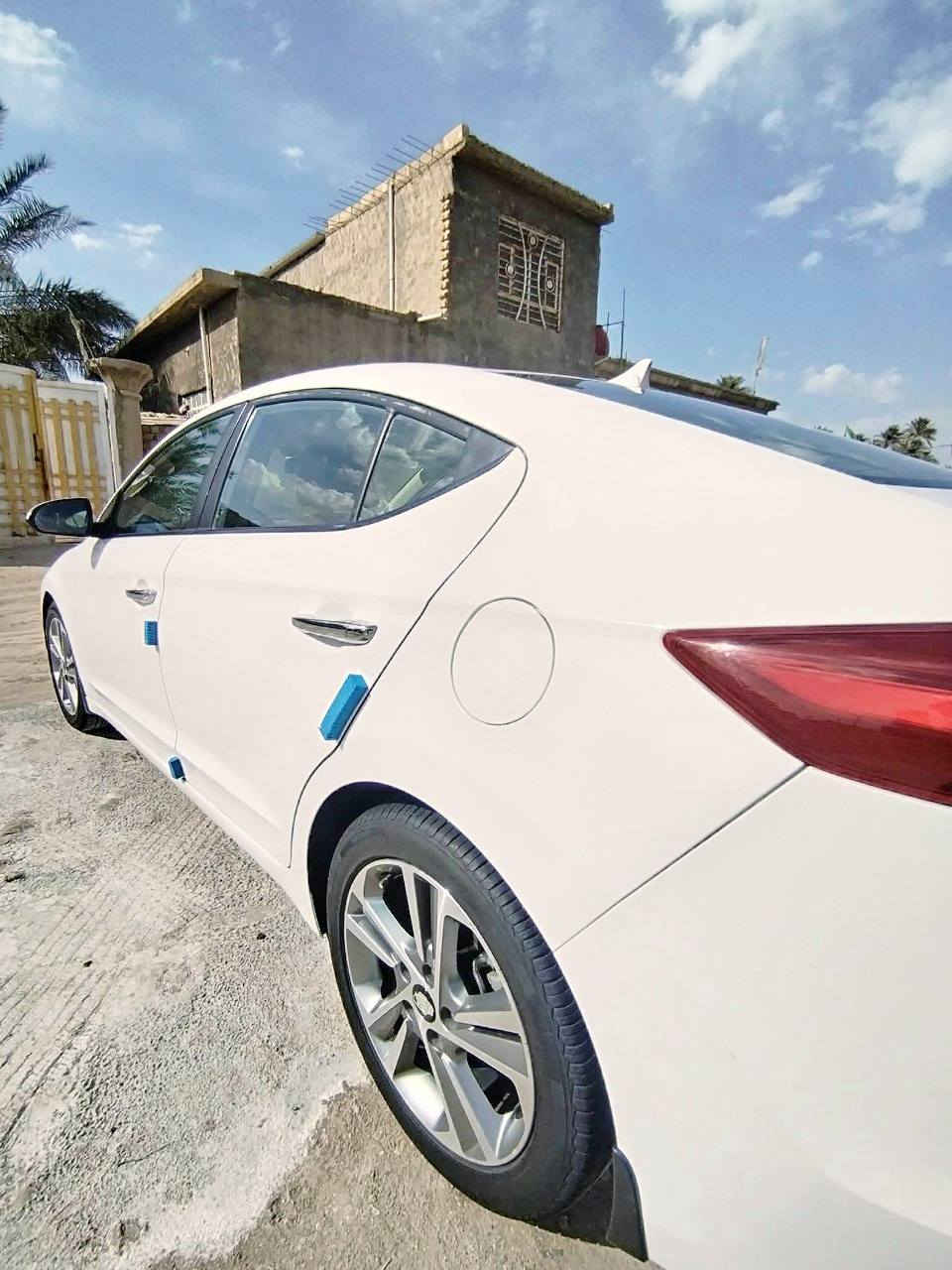 السلام عليكم النترا٢٠١٨خليجي
محرك 2000 دوش 
مواصفات
 السيارة فتحة
 قطعتين تبريد 
ويل ١٧ خمسه 
حساسات وكاميرا وشاشة
 مري شفط تحكم جهتين 
داخل بيجي
 مكفولة من الضربة والصبغ 
 رقم بغداد انكليزي وهزة جديد تحويل ثاني يوم سيارة ماشية 71حقيقي نظيفة السيارة بمعنى الكلمة وجاهزة من كل النواحي السعر153(مكان كربلاء) 
ولاستفسار الاتصال على رقم ***********
