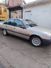 اوميكا البيع رقم نينوئ مسطر محرك وكير مال كصة  السعر 30 وبيها مجال0776...