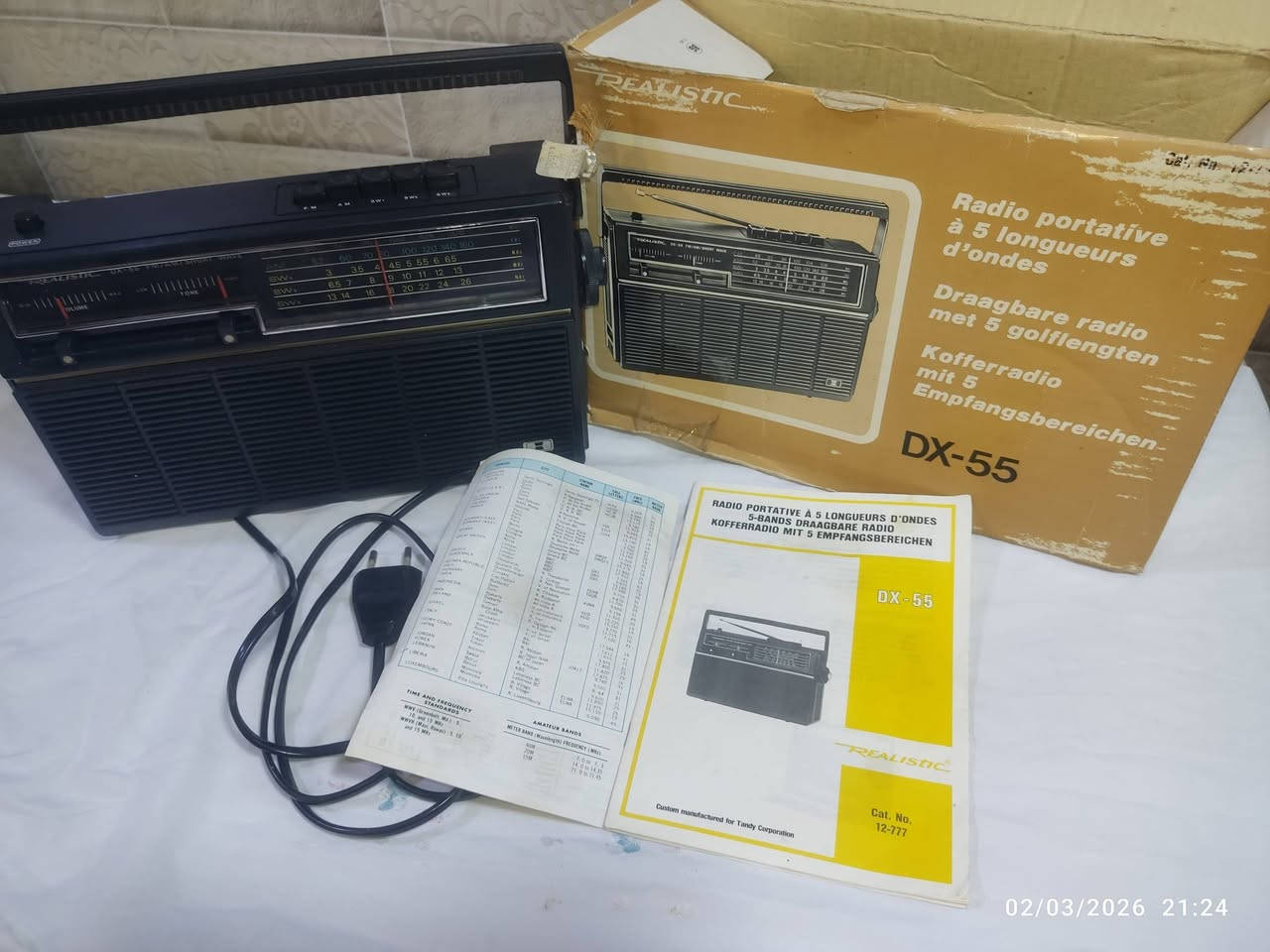 من النوادر
صناعة تايوان إنتاج 1978 .. 1980 
5 موجات


**إذا كنت صاحب هذا الإعلان وتريد حذفه لأي سبب، رجاءا أرسل رسالة إلى الدعم الفني**