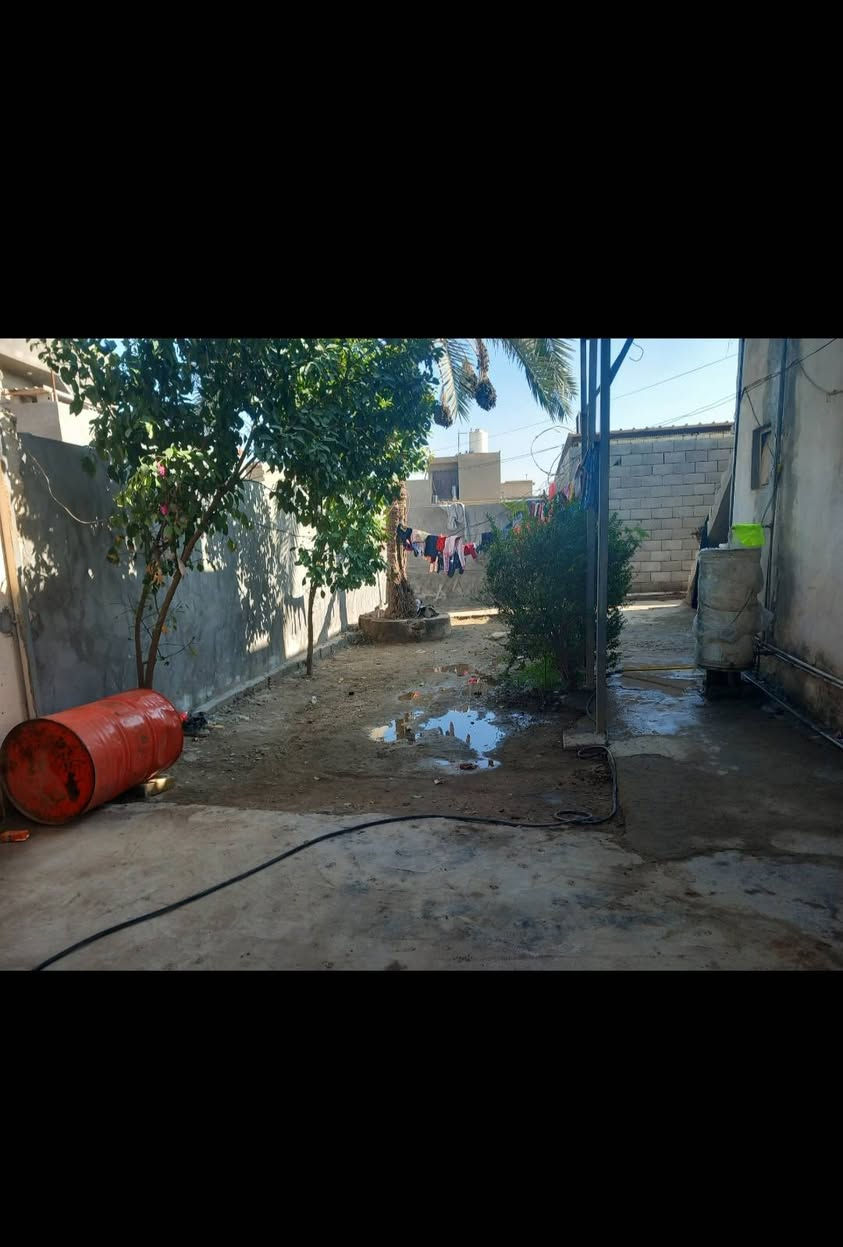 بيت للبيع 🏠   بيع فقططط
المساحه 225 متر 

المكان صويره شارع المطار قرب شارع الشهداء

يبعد عن شارع العام  300م 

بيت طابو زراعي

البيت كله سيراميك طرمه فقط صب وخطين كهرباء + (خط مولد ) 

حديقه مساحه 100م 

اللاستفسار اكثر اتصل ع رقم 

***********
