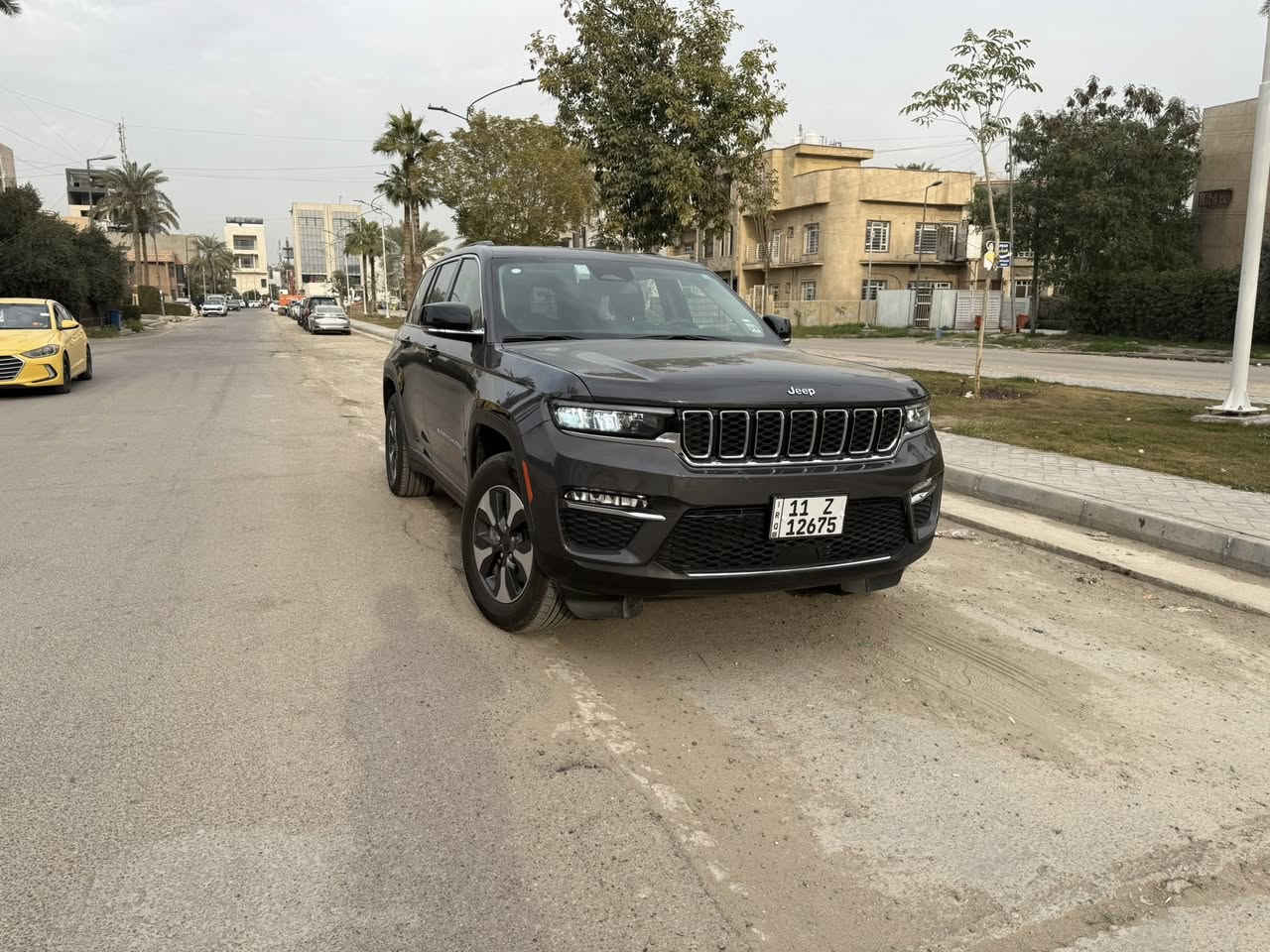 السلام عليكم جيب شيروكي اللون فيلي هايبردوكهرباء شاحنه بلاديه بالصندوك موجوده  ٢٠٢٤ ماشيه حاليا ١٣ الف ميل جديده جدااااا فول شاشتين بالدشبول حادثها موضح بالصور السعر ٣١٥ الاتصال *********** ابو مصطفى بغداد اليرموك
