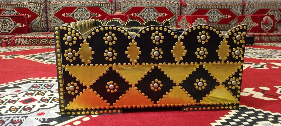 منقلة شغل عراقي خشب HDF ضد الرطوبة والحرارة مغلف نحاس
القياس 110 سم والعرض ٦٠ سم  شغل درجة أولى طباخ كهرباء نوع رويال أبو الضمان  ➕طباخ غاز 
للإستفسار المراسلة على الخاص او  الاتصال على الرقم ***********
