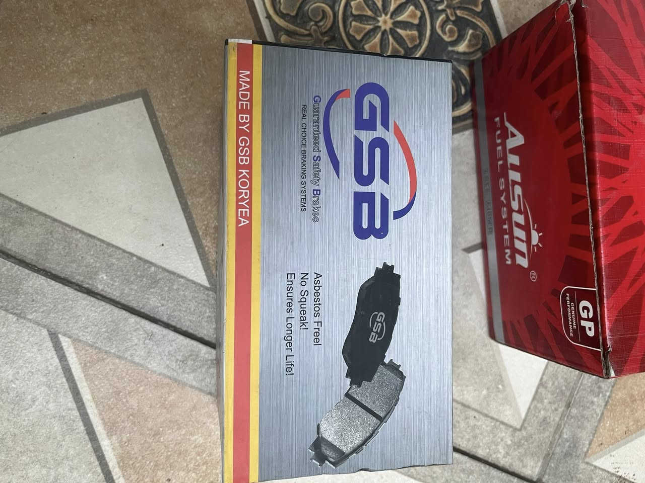 السلام عليكم. غراض نيسان سني كوري. 
دسكات جدد ب 20 
عبوة فيول بمب جديدة ب 60 
زوج روس رواط تايون ب 20 
فلتر بانزين ب 15 
فلتر شوتة ب 5  
زوج طبلات مستعمل ب 20
درايف شفت الطويل ب 20 
داينمو شغال بس يراد تبديل بولبرن ب 20
رقمي ***********  بغداد حي الجهاد
