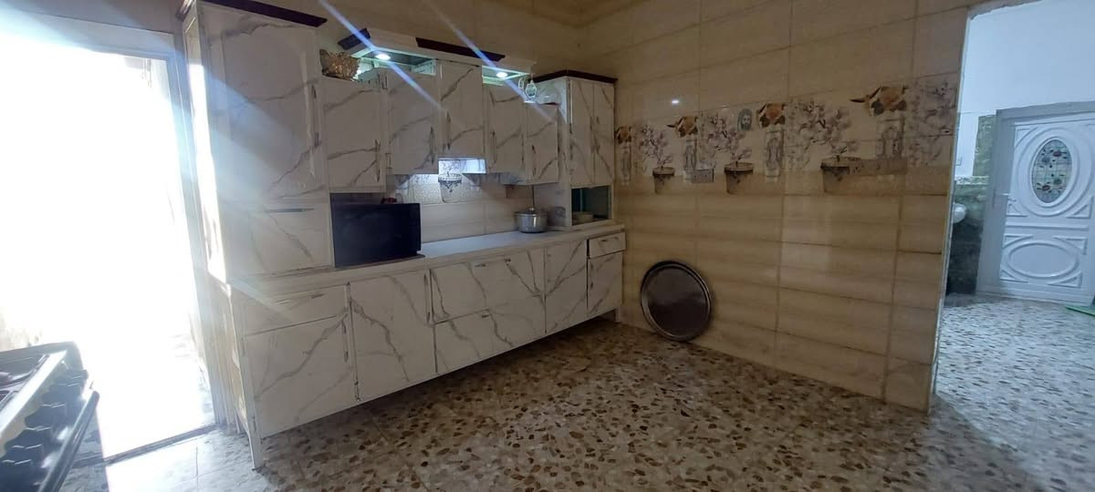 بيت لبيع قضاء الحي حي الحرية خلف المستشفى
المساحة 240 طابقين 
لتواصل ***********
