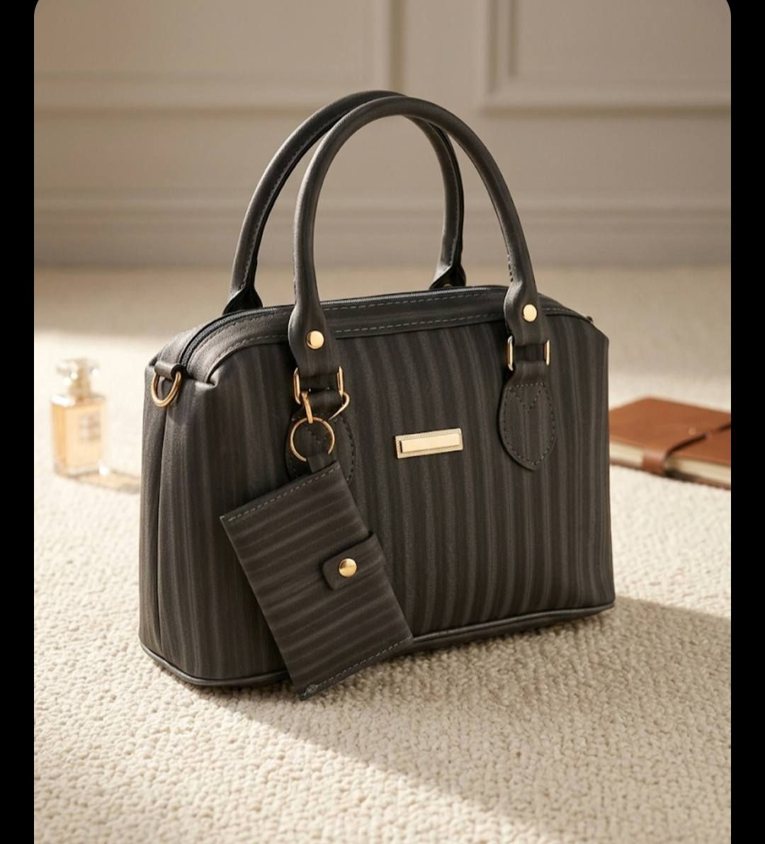 #حقائب نسائية 👜 كوالتي عالي 
سعر القطعه/ 5 الاف وبس 🔥🔥 
يوجد توصيل داخل الحله والمحافظات


**إذا كنت صاحب هذا الإعلان وتريد حذفه لأي سبب، رجاءا أرسل رسالة إلى الدعم الفني**