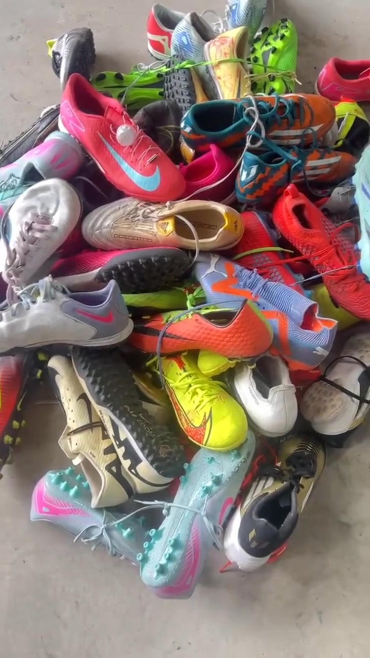 Cream International brand Football shoes fashion low price wholesale #BrandSoccershoes #footballboots #badmintonshoes
Zapatos de fútbol de marca

#二手球鞋出口 #usedshoes #usedclothes#Bolivia #Chineseshoesfactory
#中古球鞋 #basketballshoes #UsedSneakers


**إذا كنت صاحب هذا الإعلان وتريد حذفه لأي سبب، رجاءا أرسل رسالة إلى الدعم الفني**