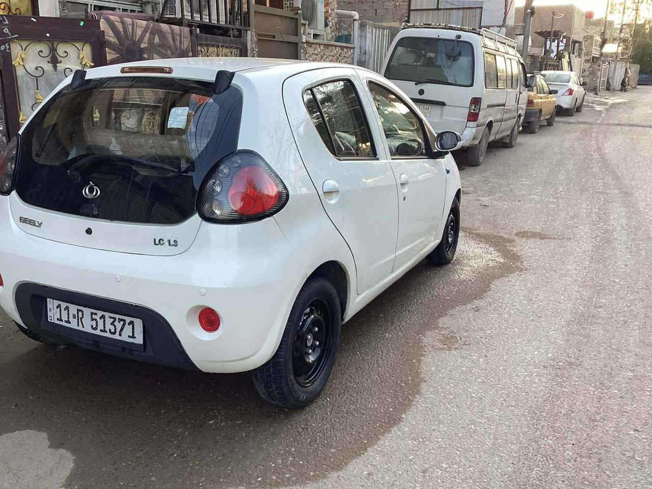 بانده للبيع موديل ٢٠١٢ 
مكينه جديده مال حاويه بعده الوصل عندي كير بحاله جيده صدرها تمام زين تبريد شغال بيها صبغ قطعتين بيها والداير الخلفي سياره نعمه من الله 
سعر ٤٤ وبيها مجال للعمله تحويل ثاني يوم باسم بنيه  رقم الهاتف *********** مكاني الشعب
