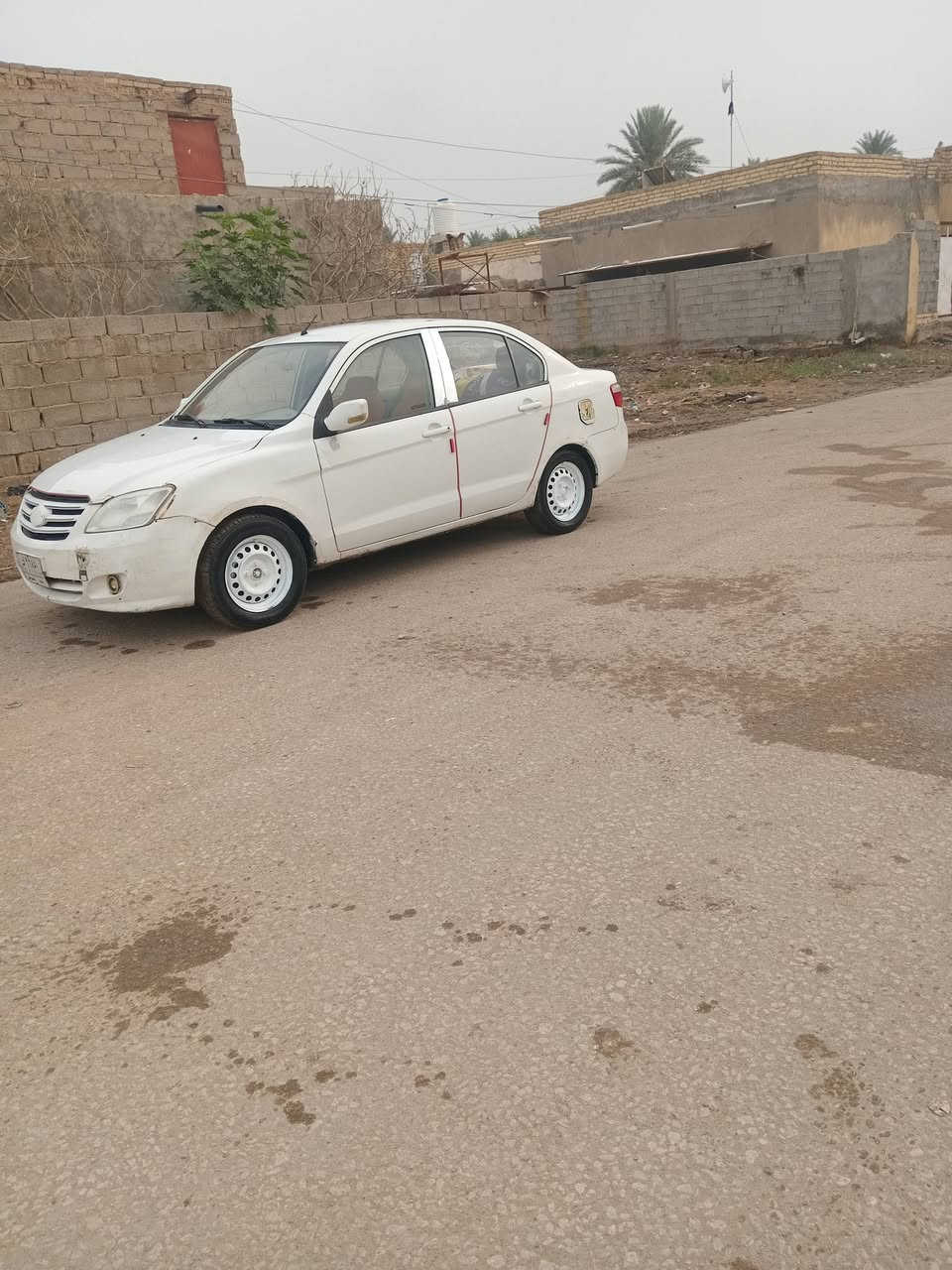 سلام عليكم اخون سياره اللبيع فاو صيني موديل 20013 رقم بغداد كير مكينه مكفول مكفوله من صبغ وضربه حداديه تخم تاير جديد.السعر 40ترهم مراوس. رقم ***********
