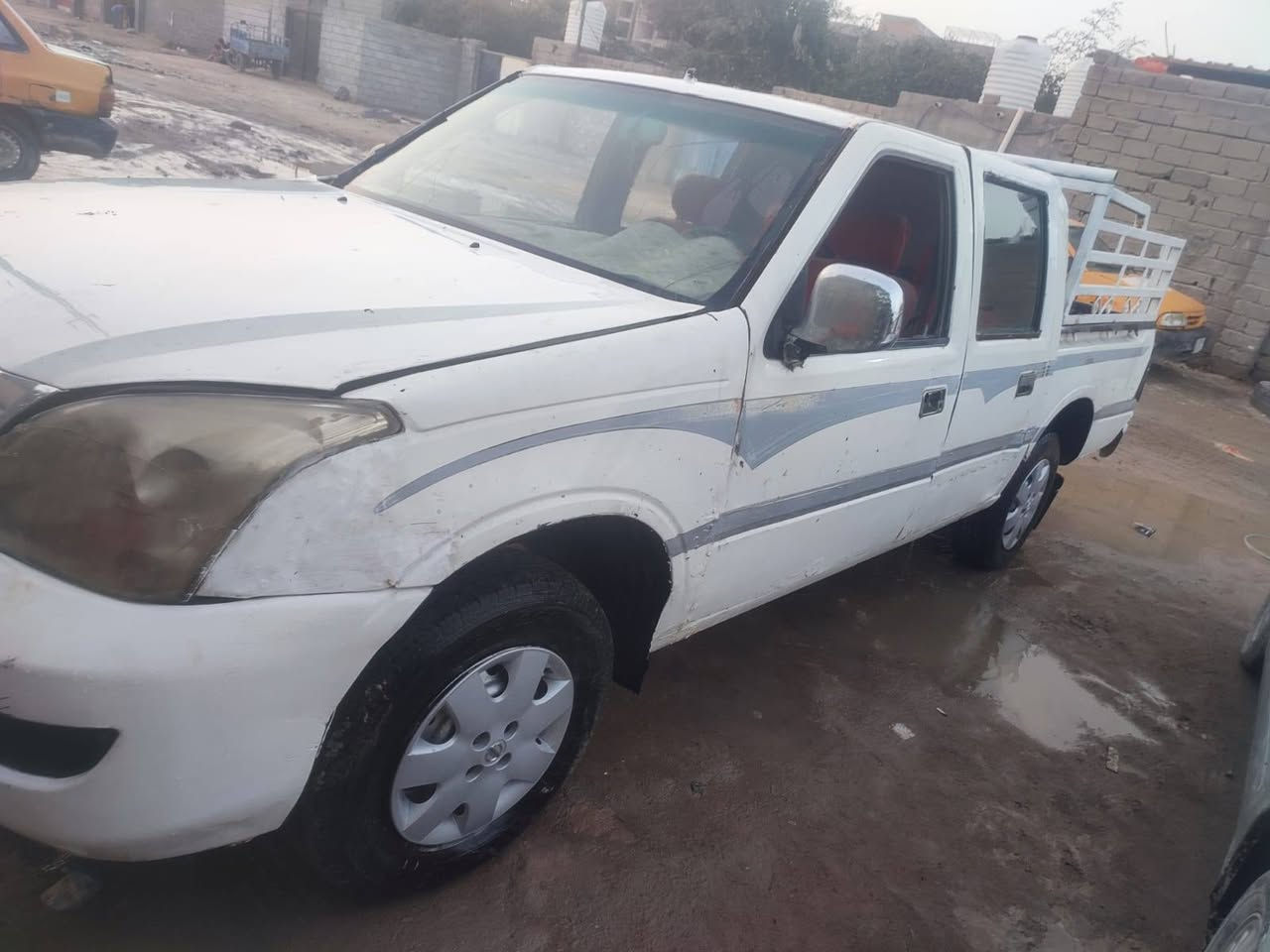 السلام عليكم للبيع بيكم كنو موديل ٢٠٠٧ مكينه وكير خير من الله حداده تايرات كله جديد رقم صدامي راعيه ميت السعر ١٠ وبيه مجال العنوان زبير مكلف بالنشر ***********
