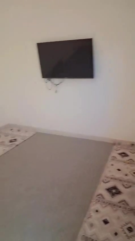 بيت ١٠٠ متر مربع للبيع شغل درجى اولى طابوك وبياض وسيراميك ودرج مرمر ***********
