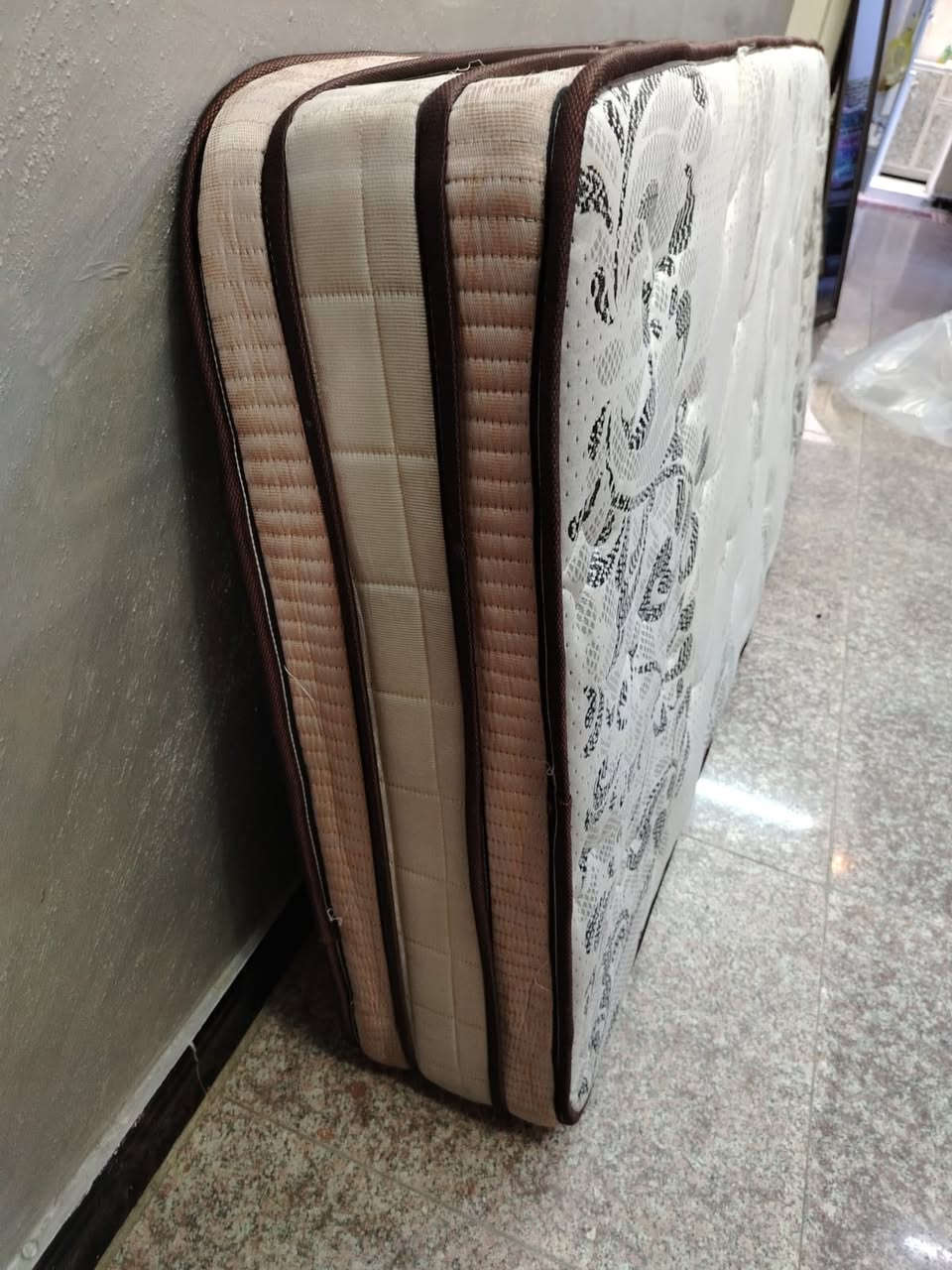 سرير للبيع ويه الدوشك عنوان السيديه سعر مناسب


**إذا كنت صاحب هذا الإعلان وتريد حذفه لأي سبب، رجاءا أرسل رسالة إلى الدعم الفني**
