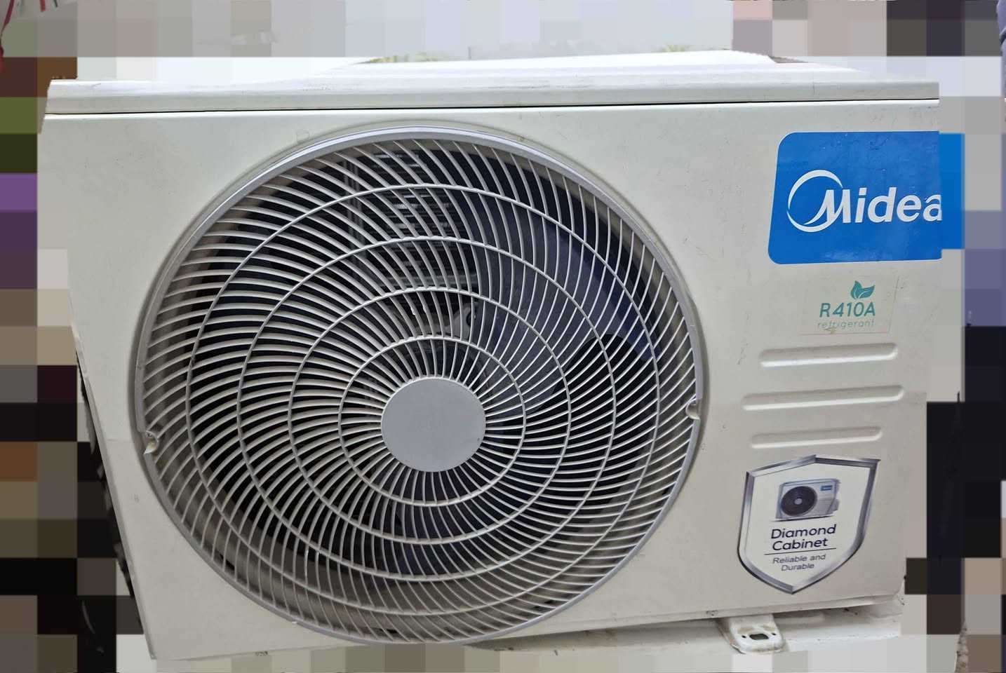 سبلت ميديا برو  انفيرتر تحكم  امبيريه جدا جديد على وضع الشركه  ٣٧٥بغداد الحريه***********  ١طن داخليه حجم كبير بغداد, العراق
