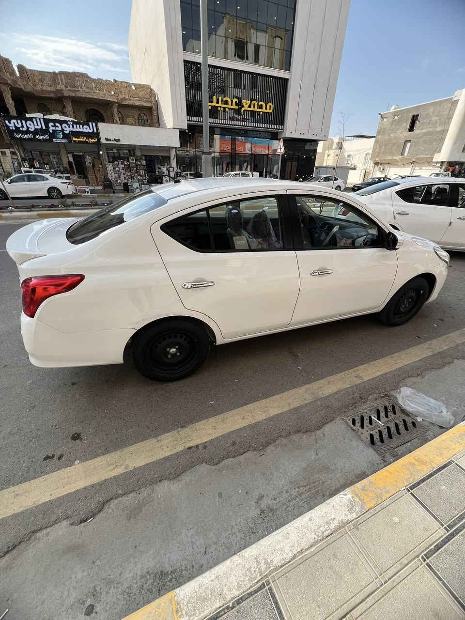 السلام عليكم
سني للبيع موديل 23 جديده ماشيه 23 حقيقي 
شاشه تحكمات رقم اربيل تحويل اشاير بالمري 
جاهزه من كلشي بيها شخط معدل بارد اكو رصعه بسيطه بعدها 
حلوه حيل احلا من الصور السعر 118 مجال بسيط 
المكان الرمادي حي الجمهوري 
للا تصال *********** 📞
