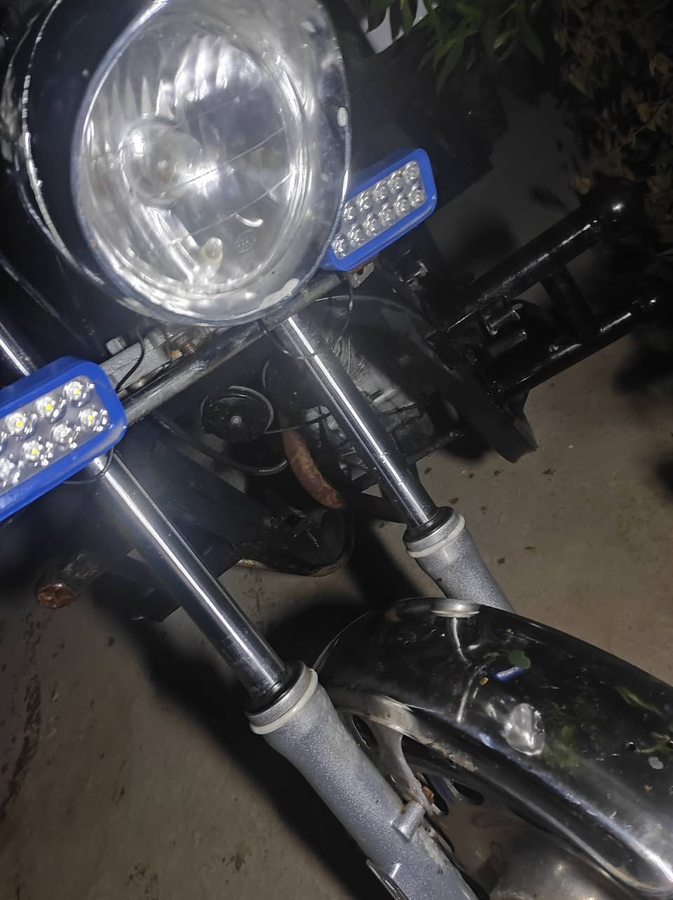 سلام عليكم ستوته ادوات ادوات مكفوله من سرقه والعشائر ستوته جاهزه ما ذب عليه الف شاصي مكفول بدي نضيف اكسن الطش مكينه خير من الله لا تنقص ولا تبخر سدر بجيس كهربايات كامله نكره سلف الايتات شقاله سعر 700 مكاني بصره خور زبير بضبط بلخور 
***********  .
