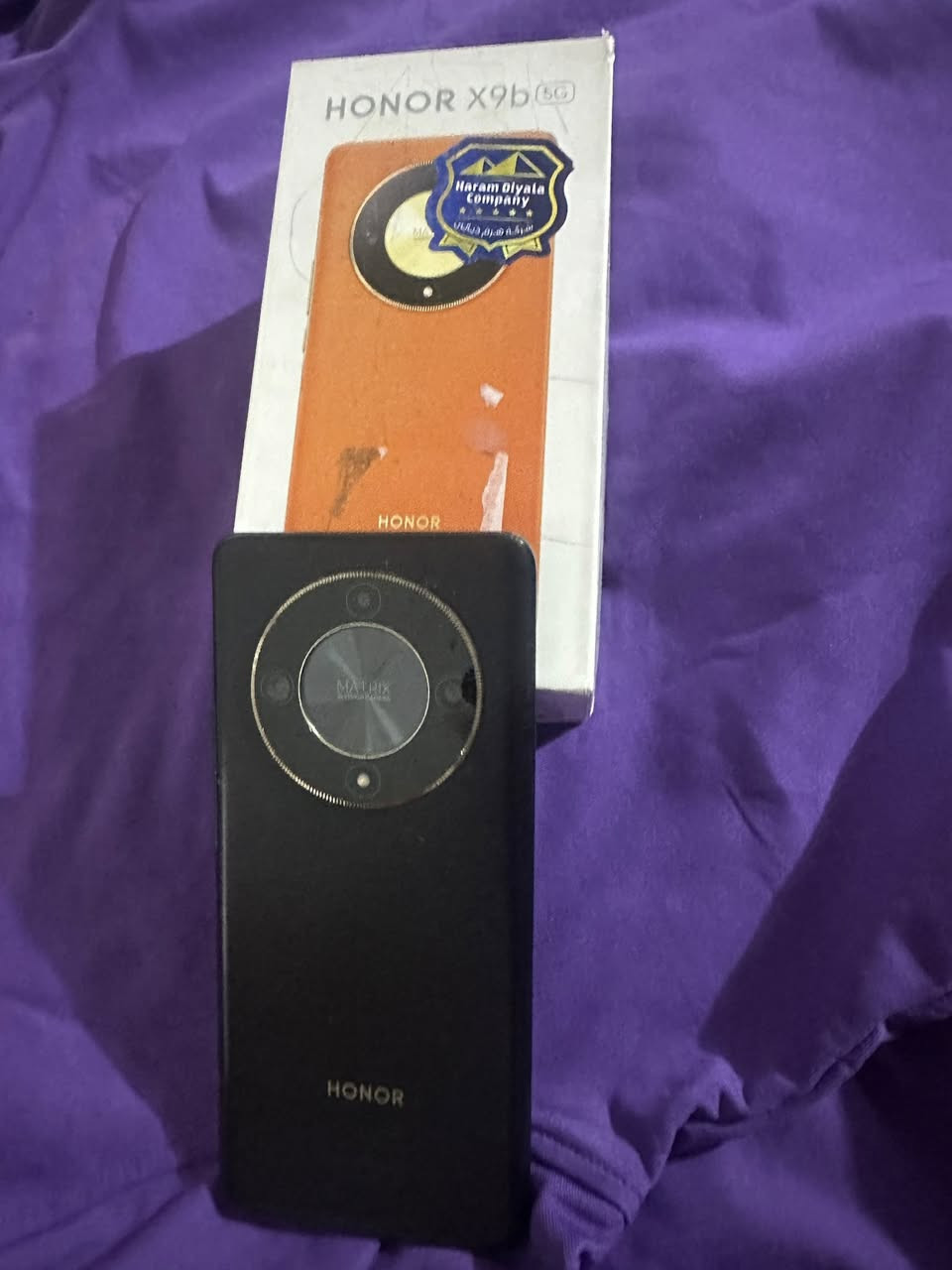 هونر x9b ذاكره ٢٥٦ رام ١٢ السعر ٢٢٥ ًً.   …***********      ملحقاته كارتونه +شاحنته الاصليه
