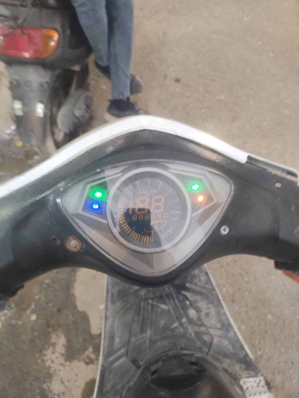 ماكس مضلع كلشي شغال بيها كهربائيات شغاله
هندر سلف 
شلعه وسرعه الدراجه 
السعر 250 والشراي بلخدمه 

***********
