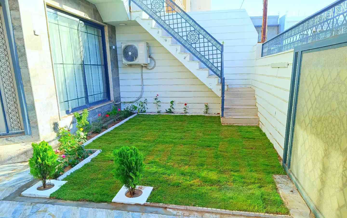 سلام عليكم نقوم بعمل جميع الديكورات والحدائق المنزليه والعامه مع شلال ونافورات اذا تريد للأستفسار الأتصال برقم *********** او مراسله واتساب 🌹🌹🌹
