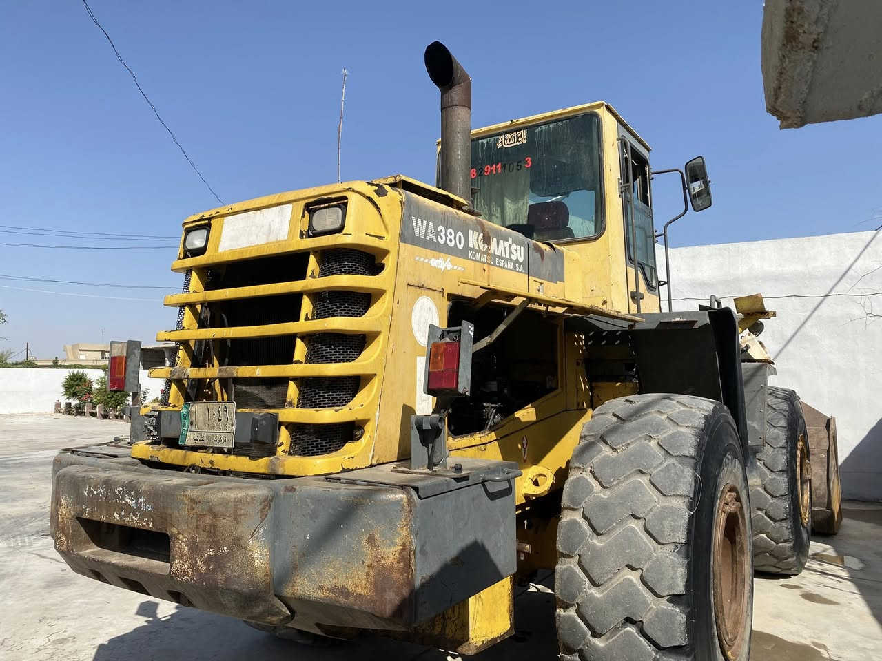 شفل كوماتسو حجم380،،للبيع،،للاتصال ع الرقم***********
