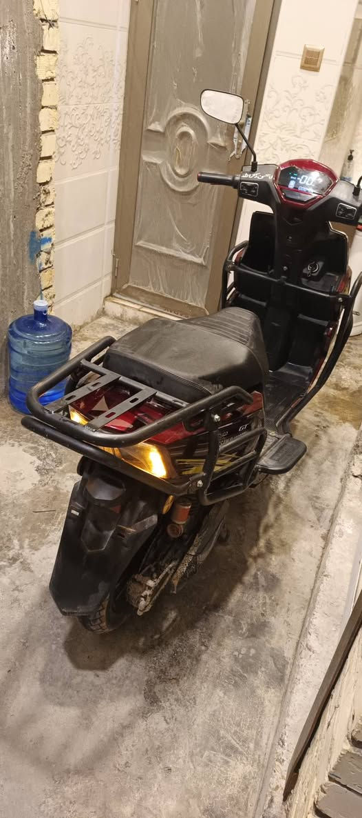 سلام عليكم سكنس شحن شركة حسن وحسين سته باتري مسطره عل فحص الدراجه مدرعه بالكامل لايت عالي اشاير يمنه يسره شغال دبل اشاره هورت بك كله شغال الدراجه مابيه اي نقص سعر 700 
***********
