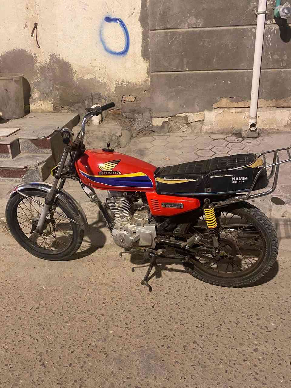 دراجه للبيع السعر مناسب الشراي يجي *********** مكاني بصره كرمه علي وكل الهلا بل جميع
