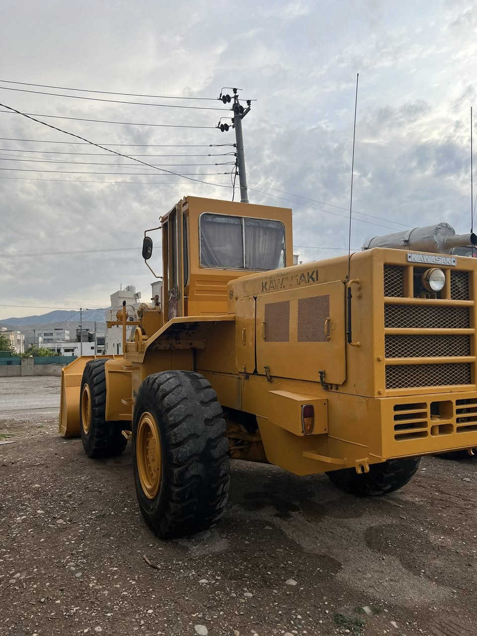 شفل 80 موديل 82 
ساعات عمل 9 الف رقم نينوى
سجين بلادي جاهز جديد  بس كيله صبخ
مكان زاخو   ***********
