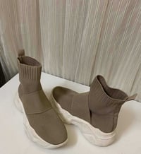 احذية • للبيع