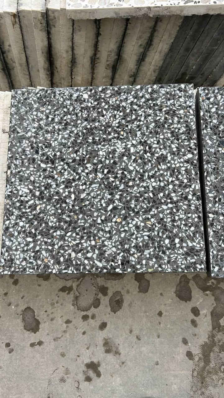 الى زبائن معمل كاشي البساط الاخضر يتوفر لدينا كاشي 40*40 رنك سمنت مخصص للكراجات والطرامي والمحلات التجاريه يمتاز في القوه وعدم تغير الون ومقاوم للماء واشعه الشمس . 

العنوان /المحامده البوذياب خلف جسر البعلوان 
الاستفسار اكثر /***********   ***********
