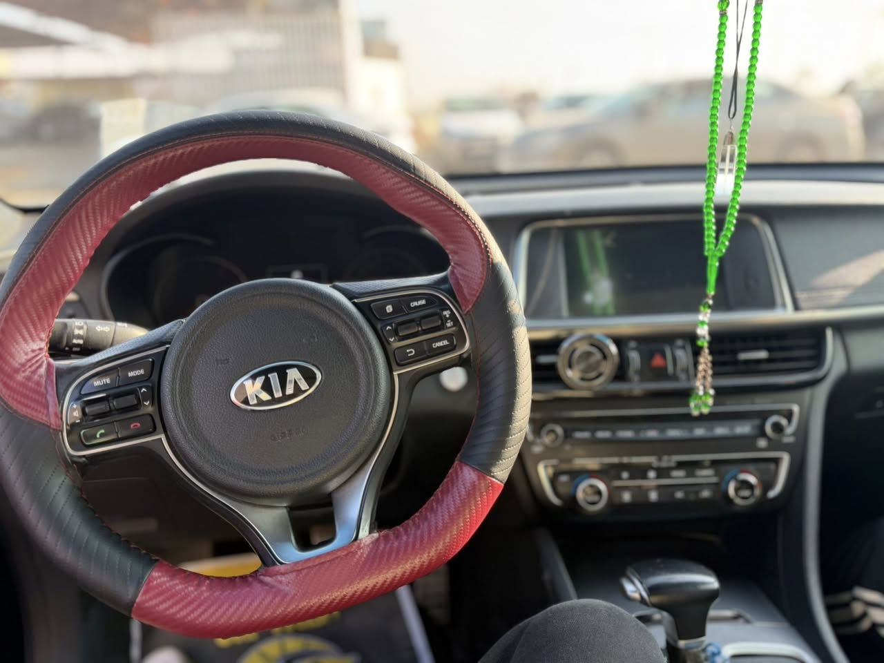 السلام عليكم اوبتيما 2016 جيتي لاين مواصفات الجيتي لاين المتخلص فول فول للاخير بدون ضرر وارد خليجي فقط بارد بل هلال الخلفي ومنزل صورته باقي السياره كفاله عامه وين متريد تفحص كير محرك ما مفتوح ماشيه 128 حقيقي مواصفات:
1️⃣سقف بانورامي
2️⃣دخول ذكي 5بصمات
3️⃣ رادارات كامرا 360درجه 
4️⃣ مري قلاب+شفط
5️⃣ شاشه كبيره
6️⃣ تدفئه+تبريد كشنات حتى الخلفيه
7️⃣ هاند بريك بصمه
8️⃣ اوتو هولد
9️⃣ كشنيين كهرباء+خزن
🔟بردات بلادي
وبعد وبعد هواي مواصفات مكان السياره تكريت وسعرها 158 وبيها مجال سنويه ب اسمي تحوليها فوري شكد عليها غرامات ينقص من سعر السياره وبدون كلام ماله داعي اذا عاجبتك السياره اتصل او راسلني وخادم معجبك الكلام سمعنه كلمه طيبه وشكراً رقمي:*********** اتصال
***********واتساب فقط
