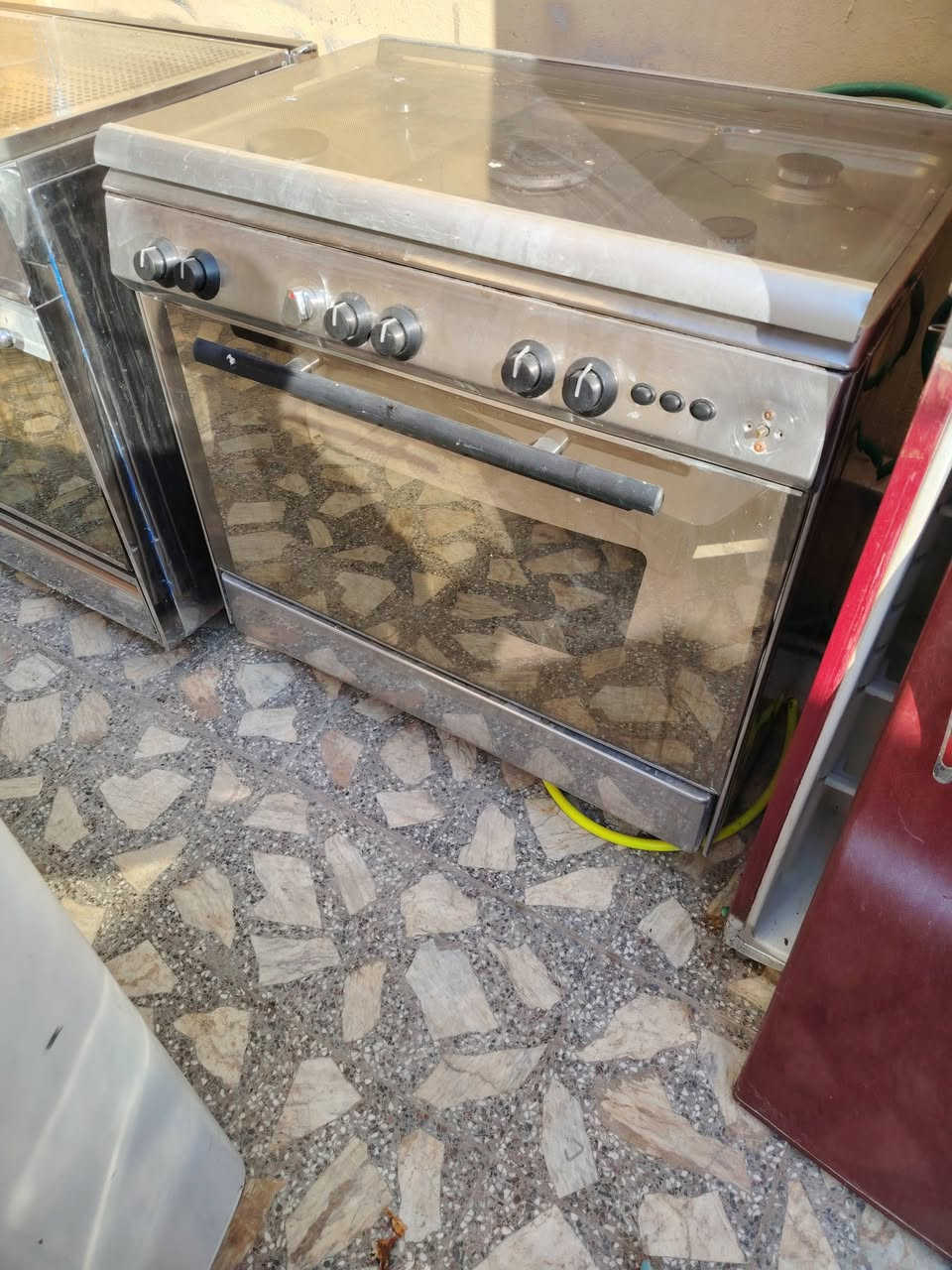 مجموعة غراض للبيع شرط الفحص والنضافه الشراي يخابرني اويراسلني واتساب هذا رقمي ***********
