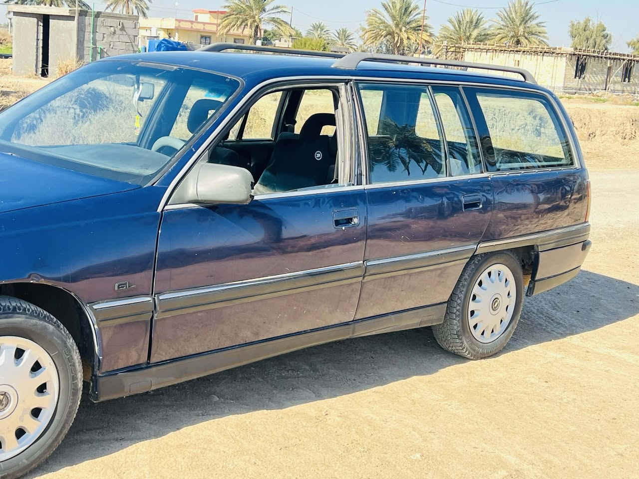 السلام عليكم اوبل اوميكا استيشن بلاديه مابيها اي صبغ سياره جديده معنى الكلمه رقم بغداد دوشمه جديده موديل 92 مكاني اليوسفيه رايدها 28وبيها مجال تحويل مباشر رقم***********
