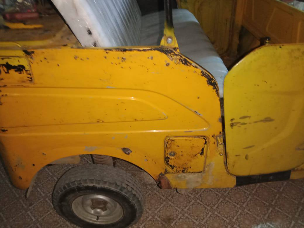 تكتك يراد لها صبغ وبيها خيسات 

محرك مال22مفتوح لا تنقيص ولا تبخير 

اوراق بدل ضايع باركود قرار قاضي

سعر 4500وبيها مجال 

عنوان ميسان حي الحسين جديد 

رقم هاتف *********** وات ساب موحود
