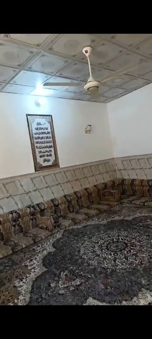 🔥 فرصة للبيع في كربلاء / حي الامامين 🔥

دار مرتب ونظيف جاهز للسكن مباشرة ✨مناسب للعائلة وبسعر ممتاز مقارنة بالمنطقة

🏠 التفاصيل:✔️ المساحة 100 متر✔️ واجهة 10 متر✔️ غرفة + صالة + استقبال✔️ مطبخ + صحيات✔️ تشطيب مرتب وحديث✔️ موقع هادئ وقريب من الخدمات✔️ السند طابو زراعي

الدار نظيف جداً ومعاينة الواقع خير دليل 👌السعر قابل للتفاوض للجادين فقط.

📞 للاستفسار: *********** كربلاء, العراق
