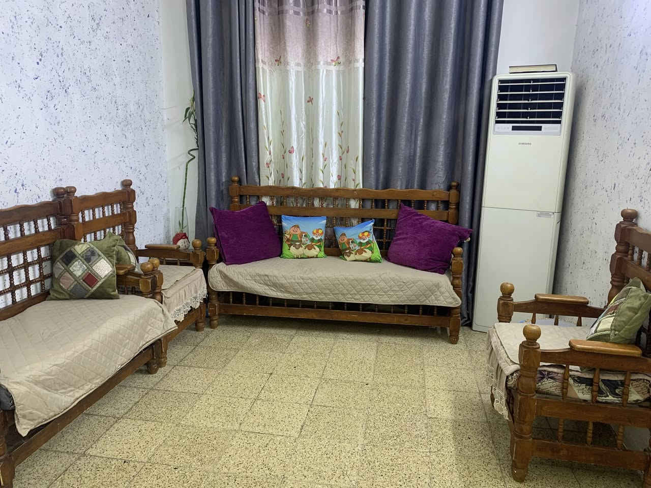 السلام عليكم عندي اغراض للبيع تخم قنفات انتيكا او كلاسك كاونتر طباخ براد ماء للبيع


**إذا كنت صاحب هذا الإعلان وتريد حذفه لأي سبب، رجاءا أرسل رسالة إلى الدعم الفني**