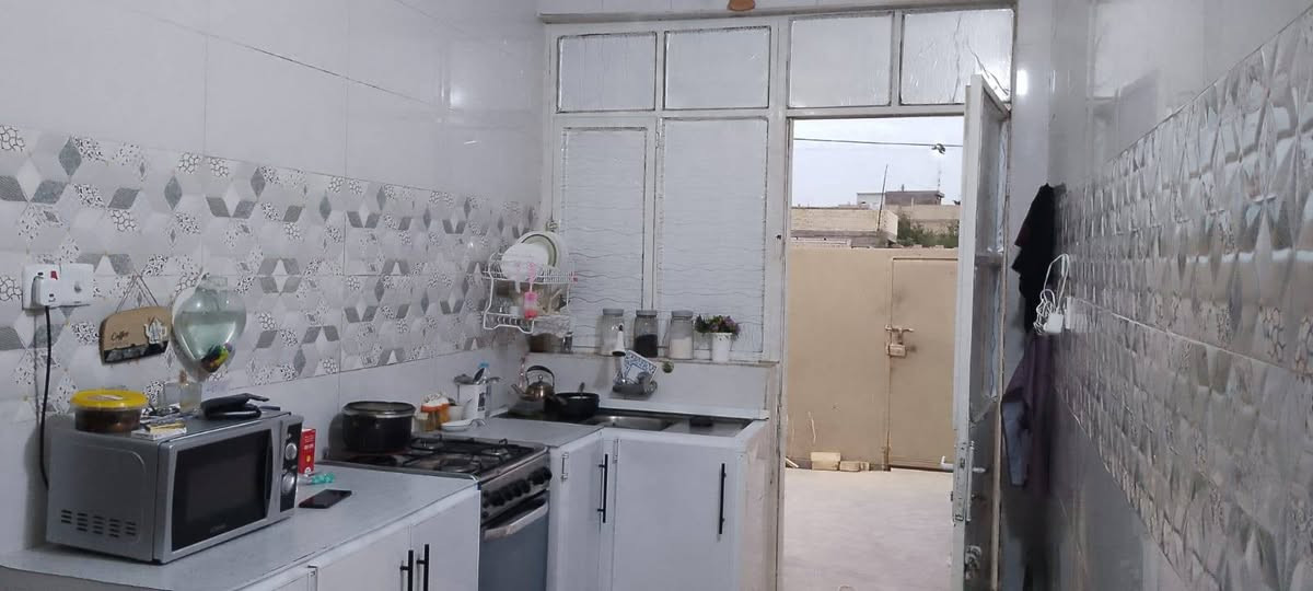 سلام عليكم
موقع البيت رئاسه العبيدي شارع 20 شارع ابو علي الدراجي اول فرع عل يسار او فرع خدمات حمودي لنهايته بصف الركن
البيت سعره نهايته  قفل من الاخير 90 مليون صافي فلوس التحويل عل مشتري
 البيت طابو صرف 
 مساحته 62 متر ونص طابقين
غير الطارمه تشجير يعني يصير وي التشجير 70 متر 
واجهة البيت 6متر ونص نزال 10
الطابق الاول الارضي ديوانيه او (الاستقبال)
وصاله هيه صاله وهيه مطبخ وحمام وتواليت و غرفه نوم جبيره وترك 
فوك غرفتين كبار على كد البيت 
البيت بناء جديد سنه 2022
خدمات كامله من تبليط ومجاري وكهرباء وقريب من شارع 20 تجاري وكلشي متوفر بي  وشارع البيت كلش عريض 
علي الصافي 
***********
***********
