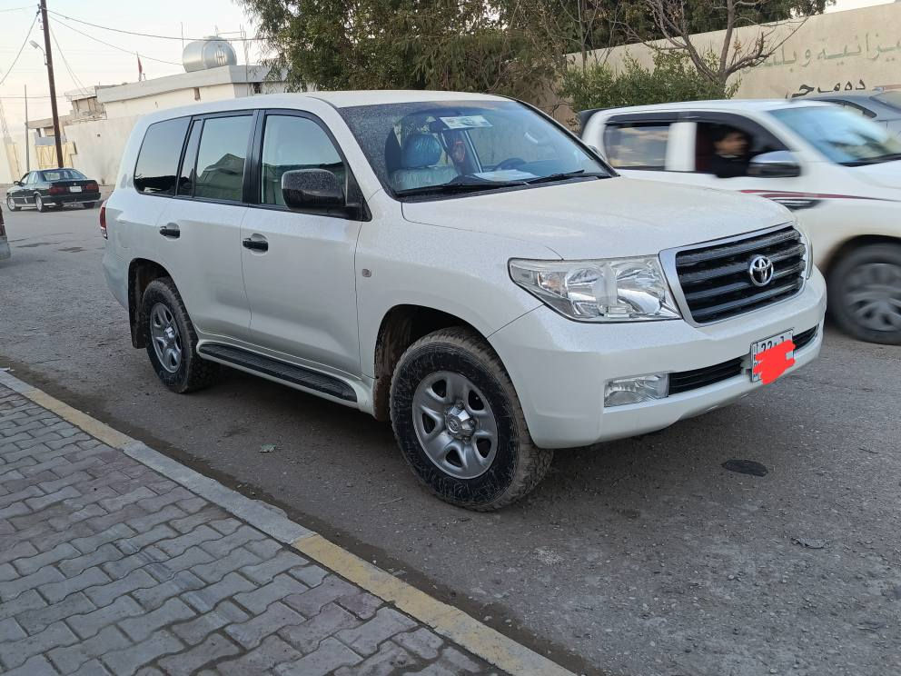 لاندكروزر جكسارة موديل2008 
 رقم اربيل؟سنوية جديد لحد2030
محرك v6    كير عادي 
ماشية حقيقي  170الف كم
سيارة بيها كارت فقط امبين في صورة 
بدون صبغ بدون حادث شرط مكفول 
السعر252$وبيها مجال
مكان دوز خورماتو
***********
*********** طوز, صلاح الدين
