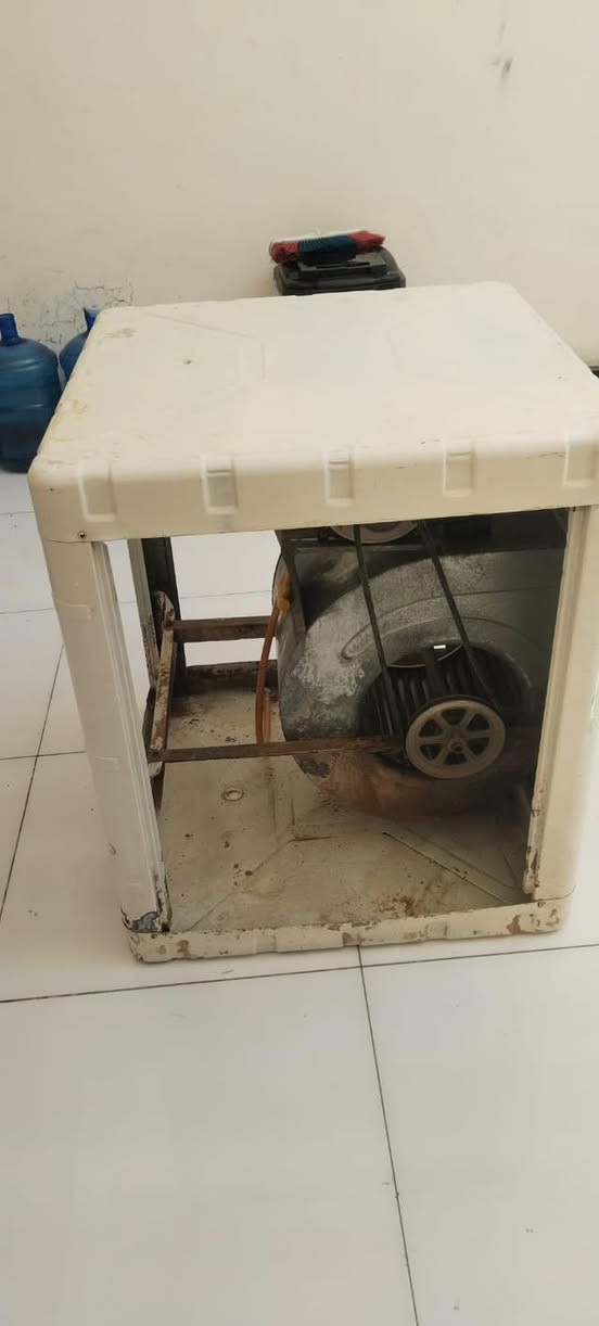 للبيع نضيفه استخدام قليل سعر ٨٠ الف العنوان النجف حي النداء شارع المجمعات ***********
