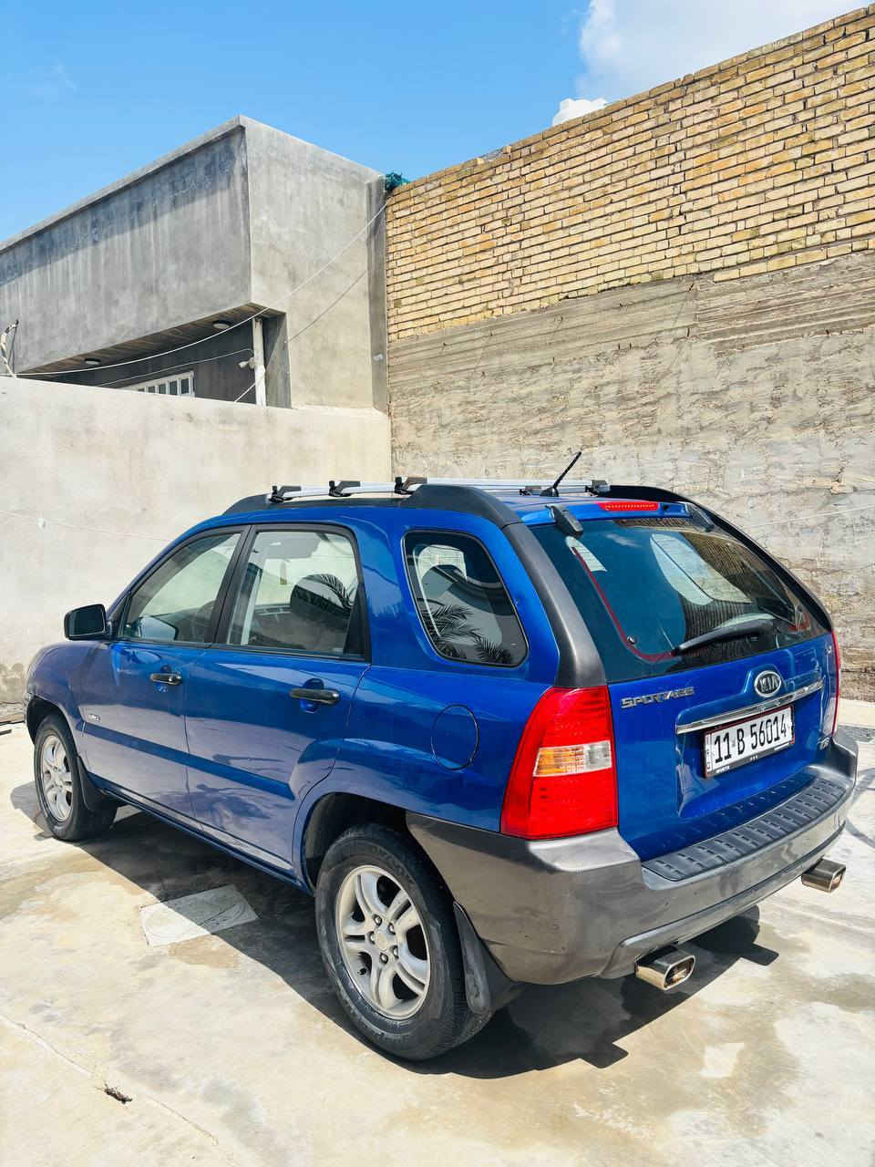 السلام عليكم 
سبورتج 2007 وارد امريكي السياره جاهزة من كلشي 
باسمي مداور بنفس اليوم شرط 
بيها صبغ بالجاملغات الاماميه من أمريكا يعني بدون ضربه 
المكينه بيها بخار 
السعر 97 وبيها مجال للشراي 
للاستفسار ***********
العنوان النجف الاشرف قضاء المناذرة
