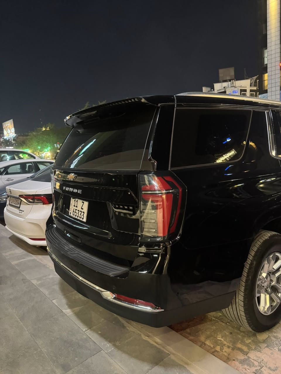 مكفولة من الصبغ والضرر وشخط، ومغلفة بالكامل PPF من شركه NVN معروفه مع درع حماية للزجاج الأمامي.

الممشى: 27الف كم فقط

المواصفات: • بصمة تشغيل
• شاشة لمس كبيرة
• 5 كاميرات
• رادارات أمامية وخلفية
• لايت زينون وLED
• كراسي كهربائية
• كرسي السائق هزاز
• 3 مناطق تبريد مع ثلاجة
• مثبت سرعة
• حساسات أمامية وخلفية
• كشنات قماش
• تبريد خلفي منفصل
• تحكم بالستيرن
• منافذ USB
• مرايا كهربائية
• ثلاجة 
(سعر56 وبيه مجال قليل)
مكان جكوك الكاضميه
الاستفسار ***********
