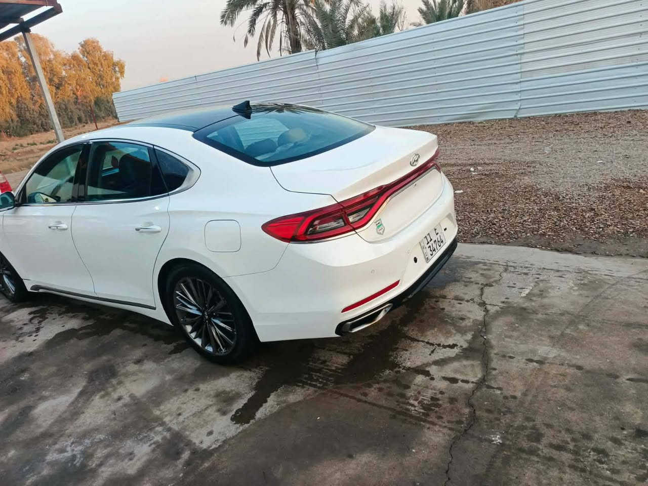 سلام عليكم اخوان للبيع ازيرا 2018 رقم بغداد
مواصفات 1--1 وموضحها بلتصوير 
ماشيا 116 
مكينه 6 سلندر بانزين
بيها قطعتين صبغ جاملغ ايمن وباب الصدر
مكاني بغداد وسعر السياره 155 وبيها مجال 
هاتف ***********
