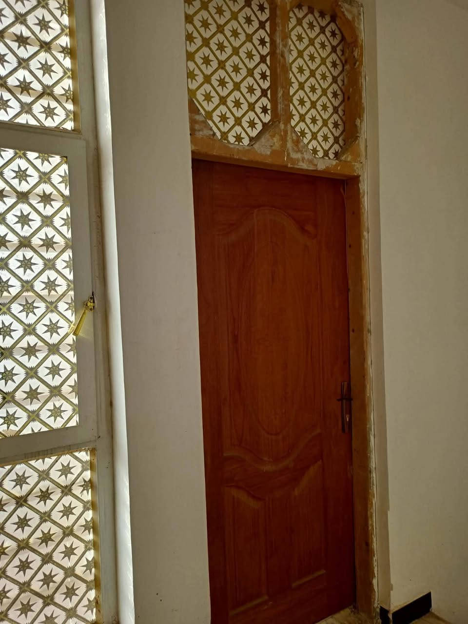 السلام عليكم مكتب عقارات الشمس  مقابيل المستشفى التركي !!!
                         بإدارة ((أحمد الگريطي))
         
          ☎️***********           
    
                        ☎️*********** 
                       
🏠مشتمل للإيجار مساحه 100م طابقين يحتوي 
الطابق الارضي// غرفه وكليدور وصاله ومطبخ ومجمع صحيات داخليه وخارجيه وطارمه 
الطابق الاول//غرفه نوم وسطح 
((مطلوب عائلة صغيره))

⁦^⁠_⁠_⁠_⁠_⁠_⁠_⁠_⁠_⁠_⁠^⁩⁦(⁠◍⁠•⁠ᴗ⁠•⁠◍⁠)⁩⁦(⁠◍⁠•⁠ᴗ⁠•⁠◍⁠)⁩⁦^⁠_⁠_⁠_⁠_⁠_⁠_⁠_⁠_⁠_⁠^⁩

🌎 الموقع حي الاكرمين قريب مدرسة علي جواد الطاهر 

⁦^⁠_⁠_⁠_⁠_⁠_⁠_⁠_⁠_⁠_⁠^⁩⁦(⁠◍⁠•⁠ᴗ⁠•⁠◍⁠)⁩⁦(⁠◍⁠•⁠ᴗ⁠•⁠◍⁠)⁩⁦^⁠_⁠_⁠_⁠_⁠_⁠_⁠_⁠_⁠_⁠^⁩

💸💰 قيمة الإيجار 300
