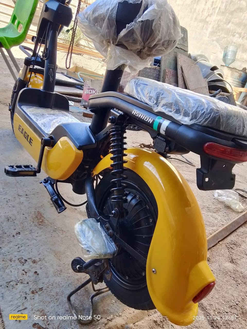 السلام عليكم دراجه شحن حجم 14 للبيع مكاني تنومه السعر 150 وبيها مجال الاتصال ***********📞
