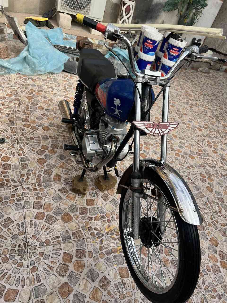 سلام عليكم دراجه ايراني نامه  اوراق مديل 2020 جاهزه دراجه اوراق اصولي شلعه ومعدل تخبل دراجه محرك نضيف مكفول من نضوح ومن صوت من دخنه كله مكفول ضفيره وباتري وياها سعر 800قفل مكاني بصره ابو الخصيب رقمي ***********
