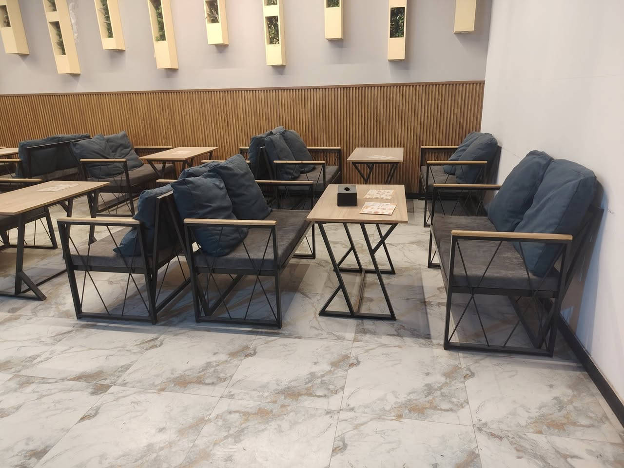 السلام عليكم اغراض للبيع ميوزة طبلات وباقي الأغراض كلهن جدد مكاني نجف شارع ميلاد فاو للاستفسار ***********
