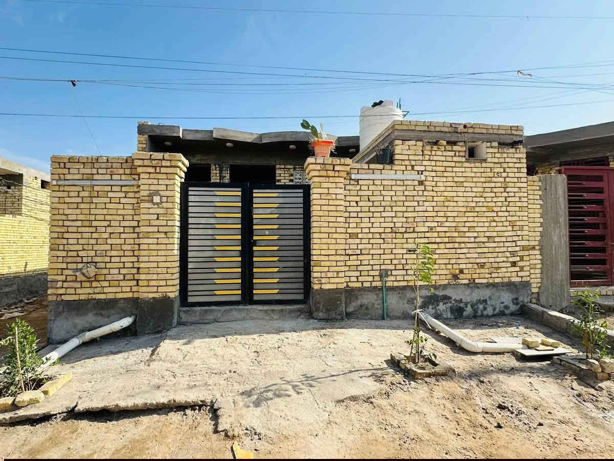 سلام عليكم
بيت للبيع 
مساحه 150 ركن
الموقع بظهر مدرسه لحبيب مصطفئ يبعد عن  لحولي 100متر لبيت زراعي 
لبيت عوزه نواقص بس لرظيه   
تصال ***********
