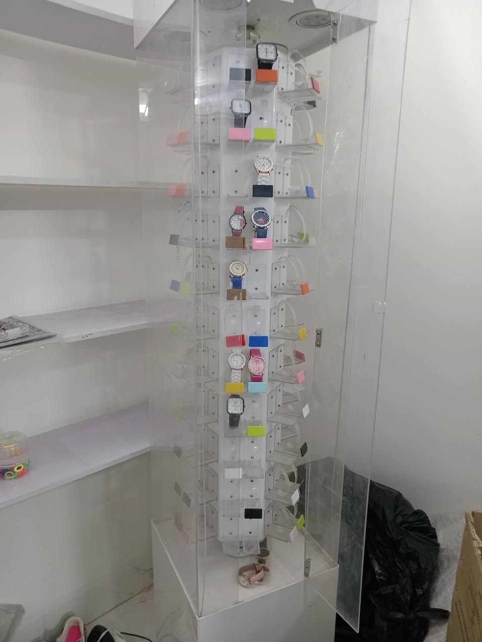 السلام عليكم عندي  هاي الغراض تصفيه  محل للبيع المكان / جويبه قرب صيدلية السهل   ***********
